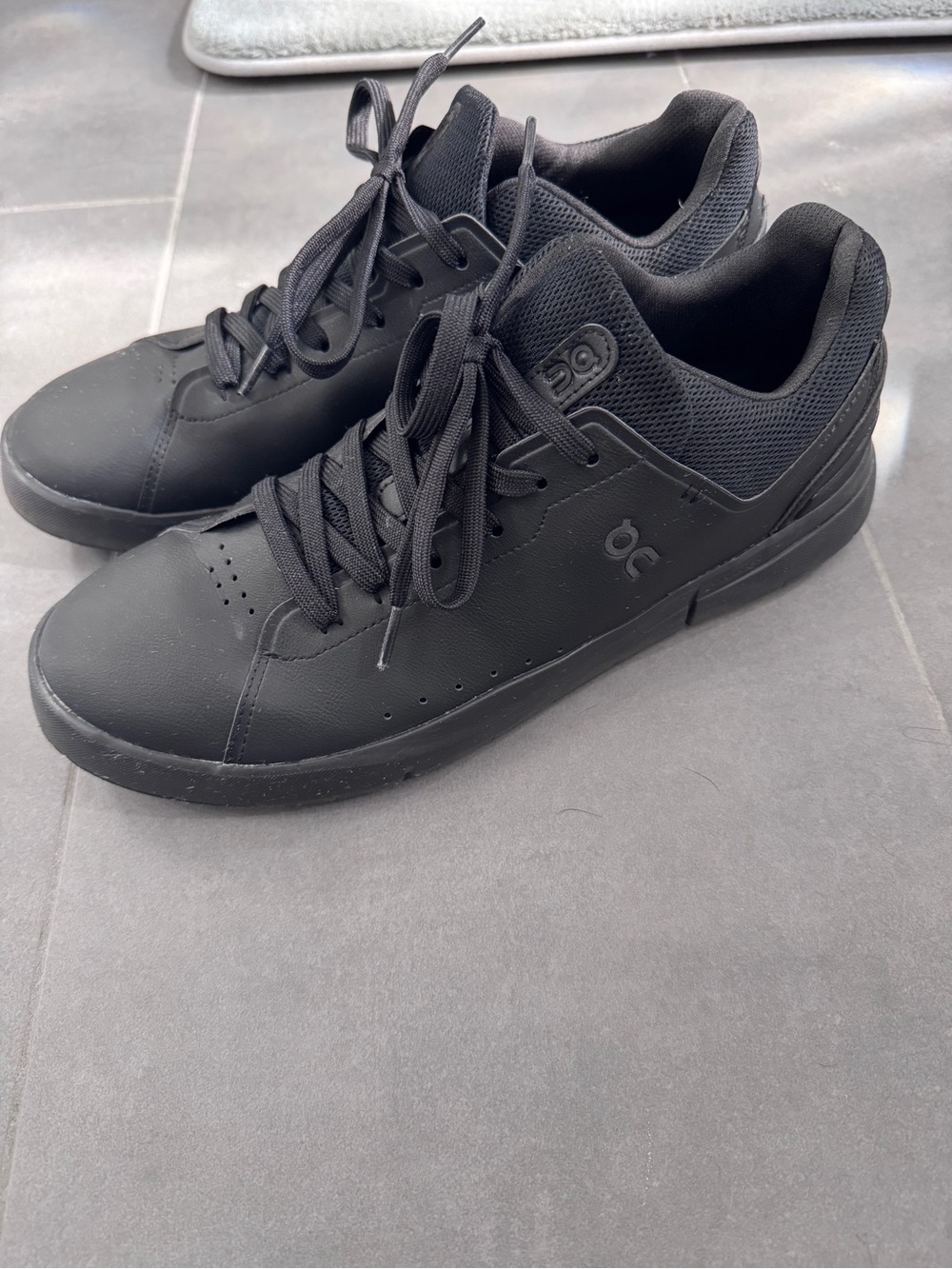 On Cloud Roger Running Men's Black Low-Top Casual Sneakers